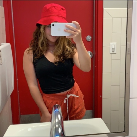 Meet your Posher, Giana - Picture 2 of 2